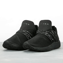 Женские кроссовки Raven